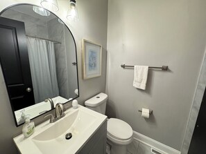 Handtücher, Seife, Toilettenpapier