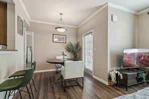 Interior - Chic 1-bedroom apartment with fitness room and AC in vibrant The Colony (The Colony)