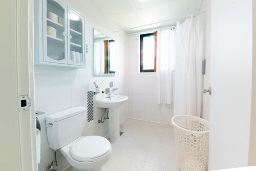 2F TOV ROOM,3R00MS, A place to create good memories with  people,near Humphrey