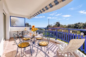 Outdoor dining - Poseidon - 50m from the beach - Terrace, St Raphael, France (St Raphael)