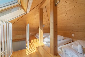 2 bedrooms, bed sheets