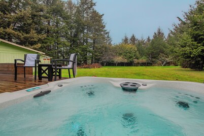 Coastal Escape: Gorgeous 4-Bed Home in Bandon