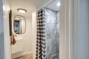 Shower, hair dryer, towels - Your Home Away From Home (Wichita)