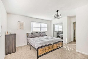 5 Schlafzimmer, Bügeleisen/Bügelbrett, WLAN, Bettwäsche