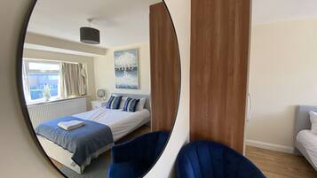 6 bedrooms, iron/ironing board