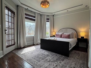 3 bedrooms, iron/ironing board, Internet, bed sheets