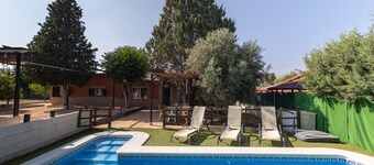 Country House 'Casa Fina' with Private Pool, Shared Terrace and Wi-Fi