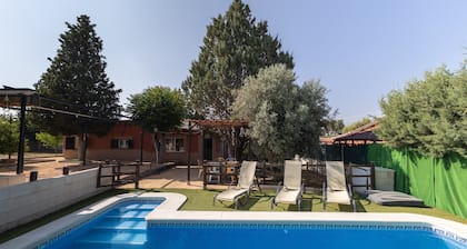 Country House 'Casa Fina' with Private Pool, Shared Terrace and Wi-Fi