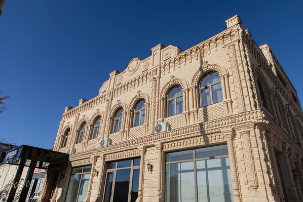 واجهة المنشأة