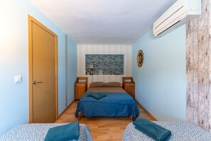 3 makuuhuonetta, silitysrauta/-lauta, ilmainen Wi-Fi, vuodevaatteet