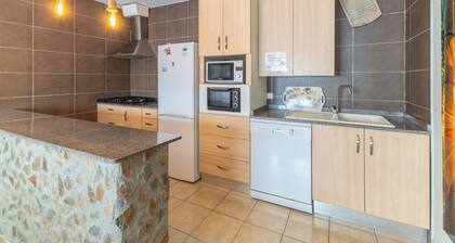 Holiday Home 'Casa Fina' with Private Pool, Shared Terrace and Wi-Fi