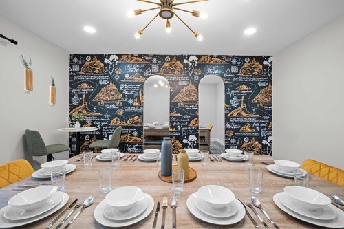 Adventure Basecamp, Walks to Kaymoor and Long point Trails, Hot Tub & Game Room