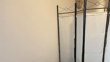 1 bedroom, iron/ironing board, travel cot, WiFi