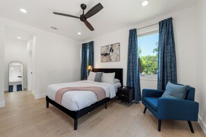 4 bedrooms, desk, iron/ironing board, free WiFi