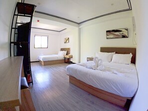 Standard-Dreibettzimmer | Schreibtisch, kostenloses WLAN