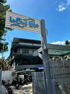 Front of property - Lucky Tito Diving Inn Coron (Coron)
