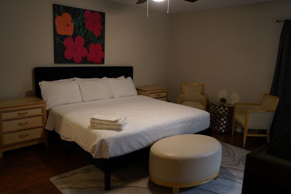 3 bedrooms, in-room safe, desk, iron/ironing board - Well-Appointed 3BR Home w/ Standalone Guest House (Southaven)