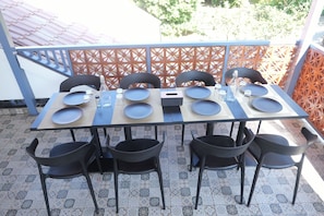 Daily local cuisine breakfast for a fee - Bougainvillea Homestay Munnar (Devikolam)