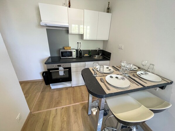 Private kitchen - Sweet Horizon #3 - Stylish T2 Apartment (Meyzieu)