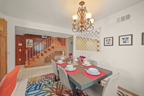House | 5 bedrooms - 5 BR Jacuzzi Disney Knotts Beach (Norwalk)