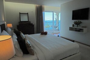 3 bedrooms, iron/ironing board, internet, bed sheets