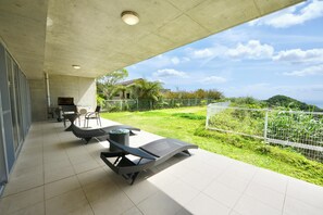 Luxury-Villa, Gartenblick | Terrasse/Patio
