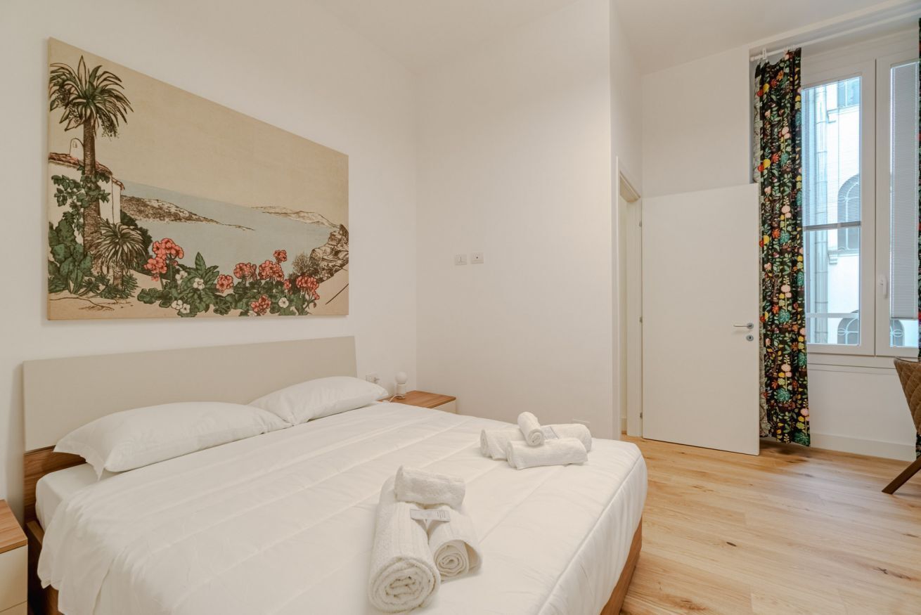 Bureau, fer et planche à repasser, accès Internet, draps fournis