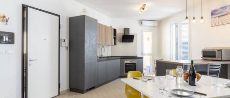 Microwave, oven, stovetop, dishwasher