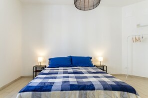 1 bedroom, WiFi - GuestHost - Livorno Modern Apartment with Balcony! (Livorno)