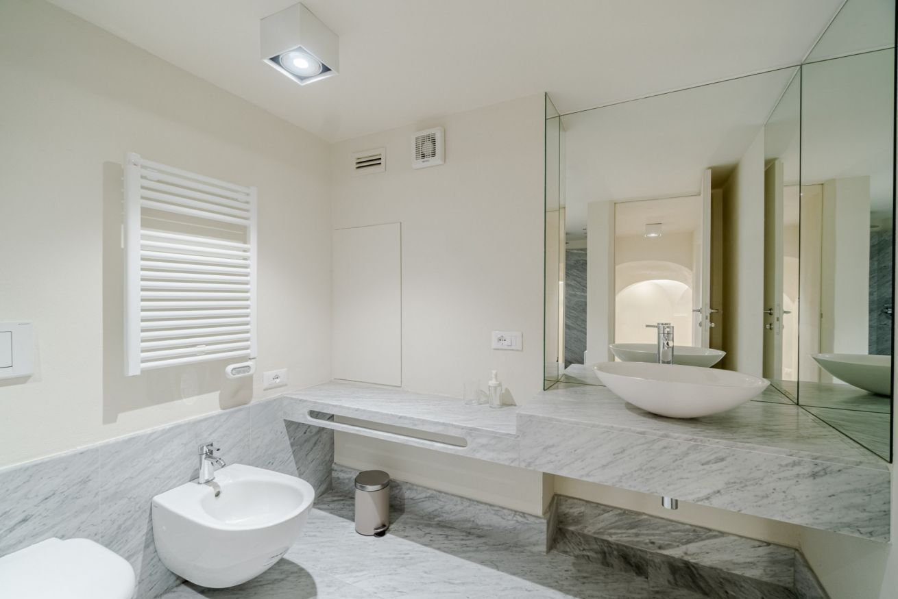 Dusche, Haartrockner, Bidet