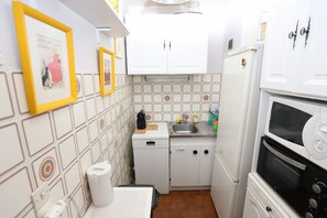 Fridge, microwave, oven, dishwasher - St Cyprien cozy apartment You will do everything on foot (Saint-Cyprien)