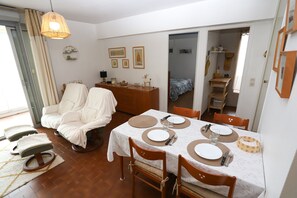 Dining - St Cyprien cozy apartment You will do everything on foot (Saint-Cyprien)