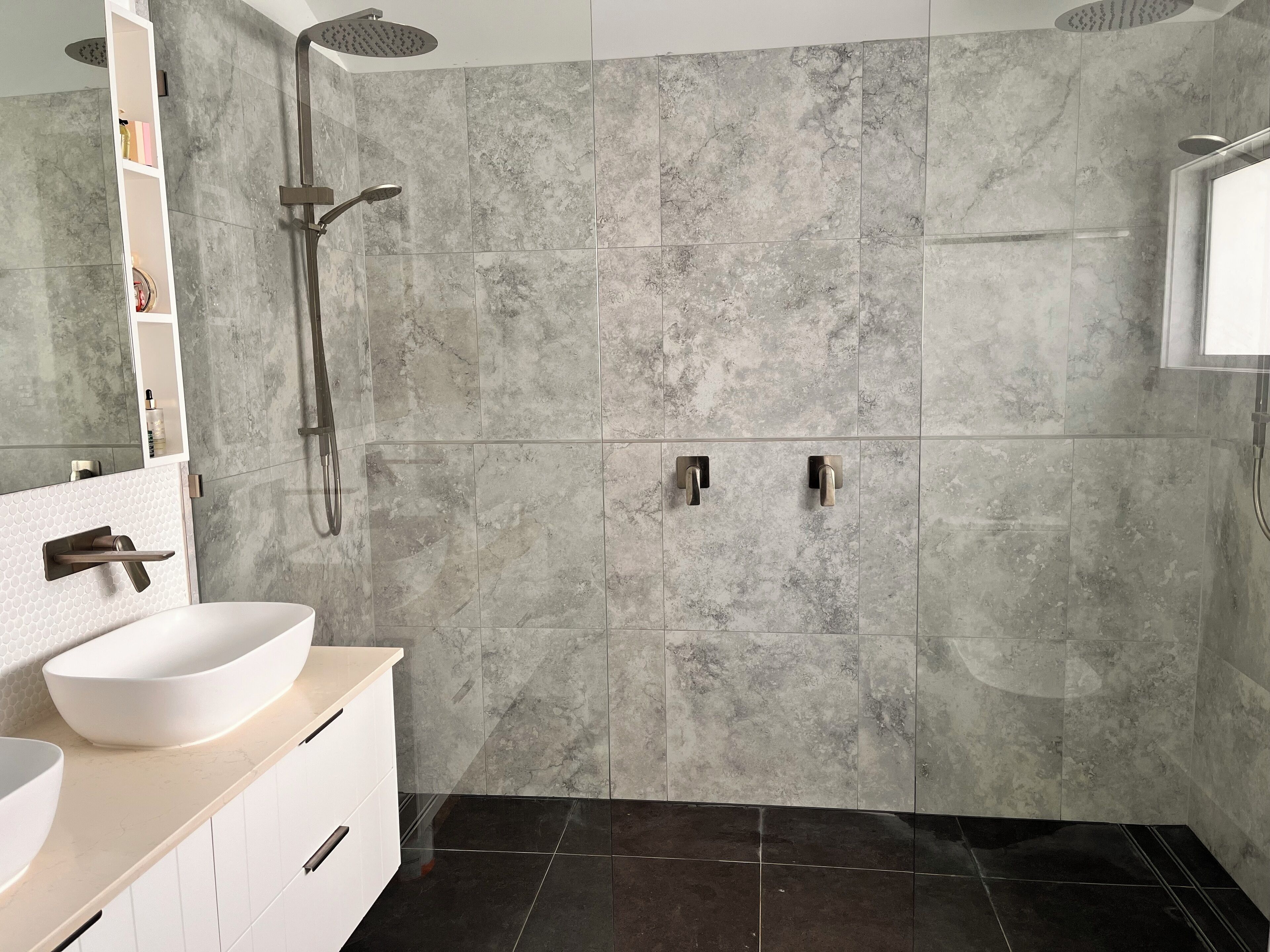 Shower, towels