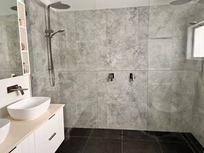 Shower, towels