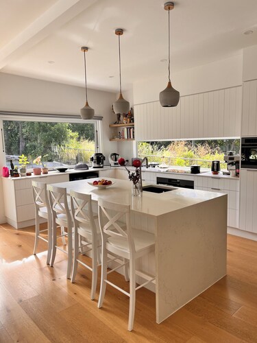 Luxury family living in Moorooka