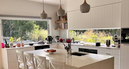 Luxury family living in Moorooka