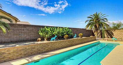 'Coyote Casa' w/ Mtn Views in Tuscon Desert Oasis