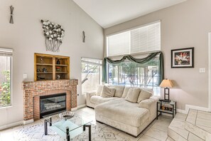 テレビ、暖炉、PC モニター、プリンター