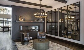 Interior - Sophisticated & Stylish Apartment (Glendale)