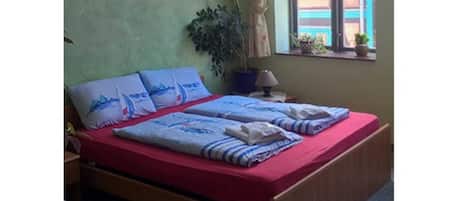 1 bedroom, bed sheets
