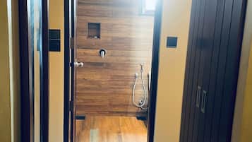 Deluxe Double Room | Bathroom
