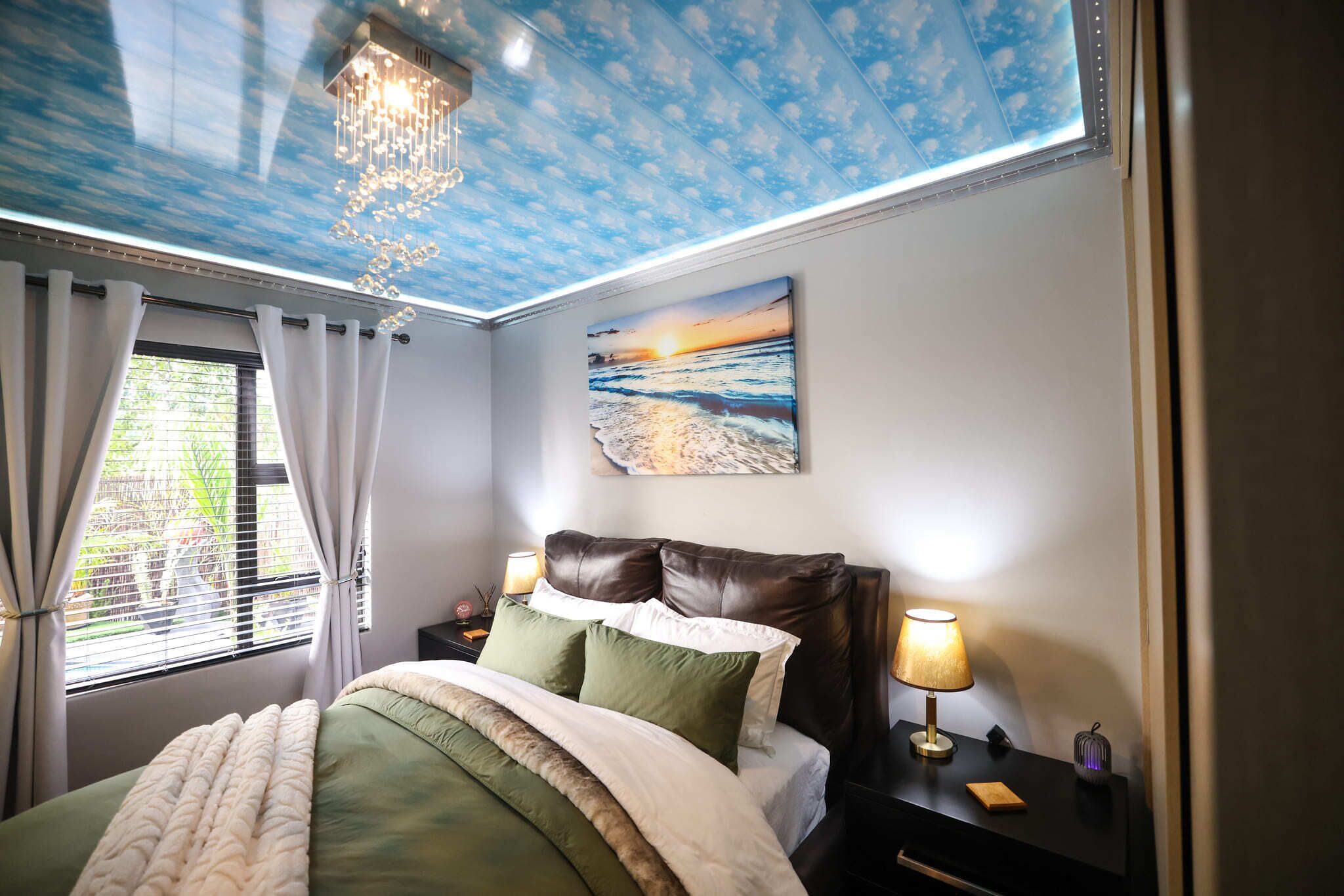 2 habitaciones, tabla de planchar con plancha, wifi y ropa de cama 