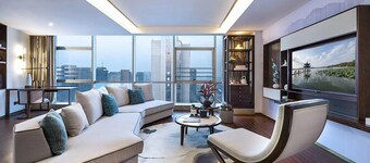 Hangzhou Binjiang Qianchao New Century Hotel