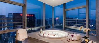 Hangzhou Binjiang Qianchao New Century Hotel