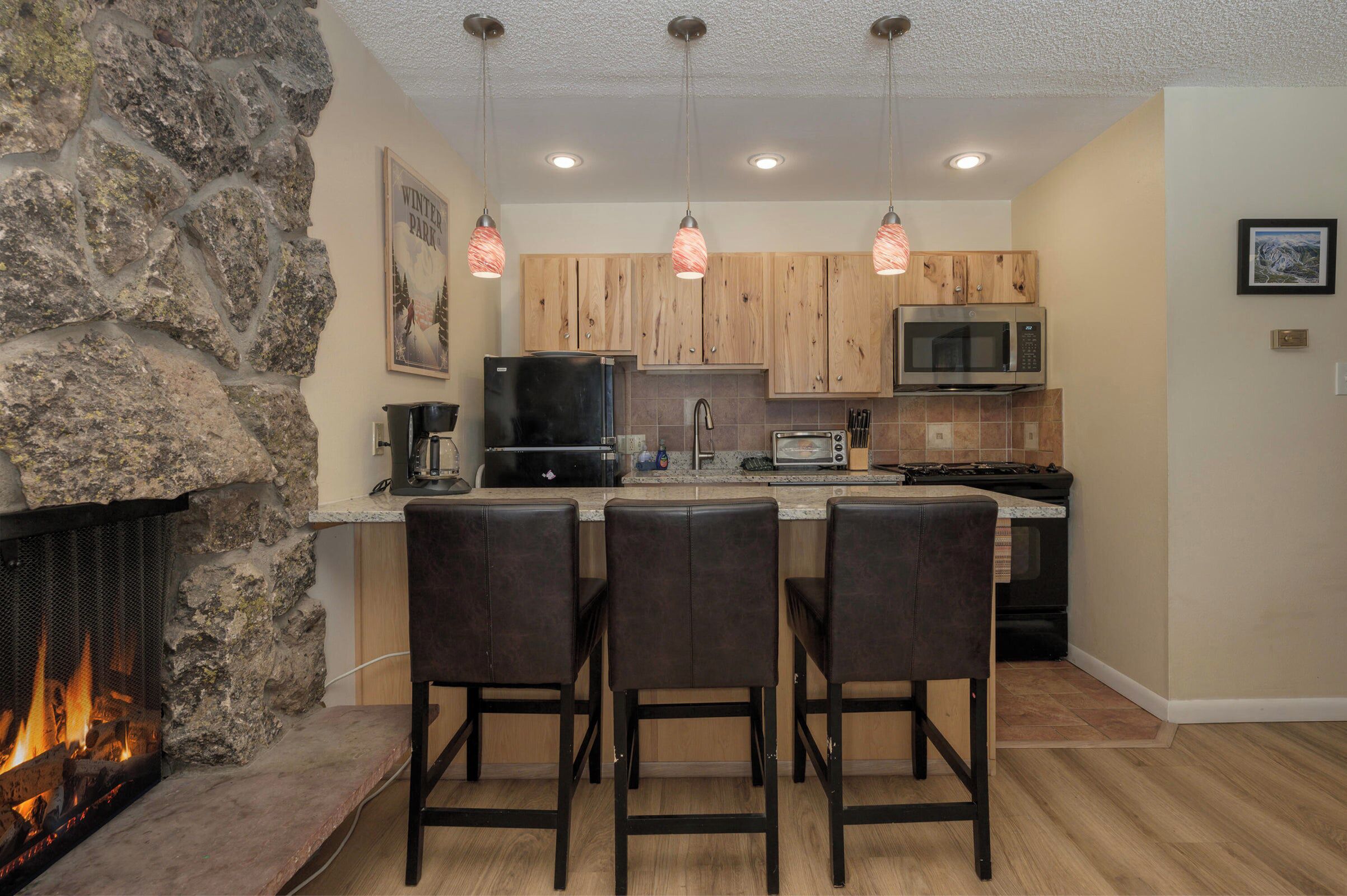 Kjøleskap, mikrobølgeovn, ovn og kokeplater