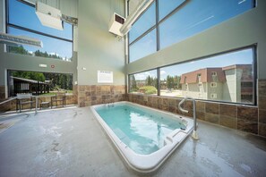 Interior - Gorgeous end unit, over the Fraser River in downtown Winter Park (Winter Park)