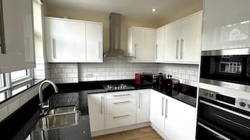 Fridge, microwave, stovetop