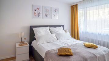 1 bedroom, iron/ironing board, internet, bed sheets