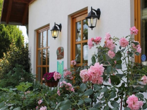 Exterior detail - Holiday Home in Germany with Garden Terrace (Brakel-Bellersen)