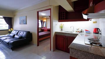 Superior Twin Room, Balcony, Garden View | Living area